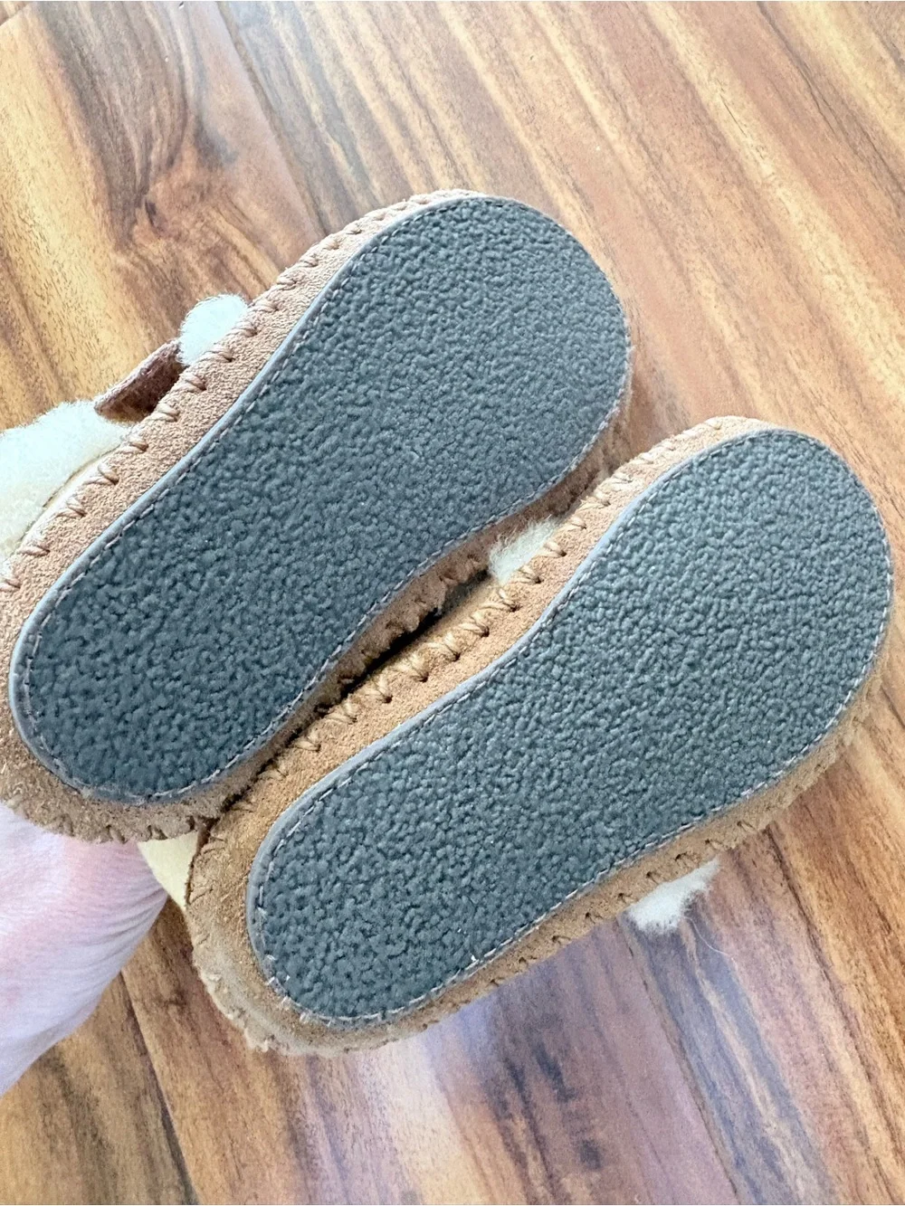 L.L. Bean Wicked Good Toddler Shearling Slippers Size 5 6 Boots Shoes